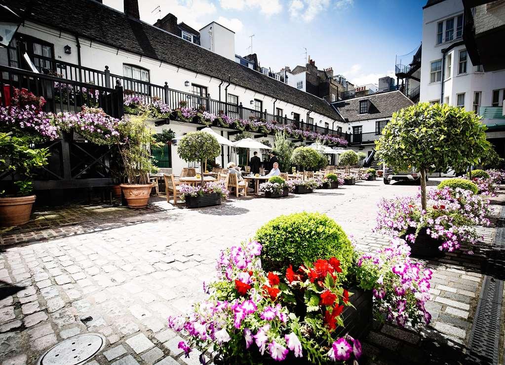 The Stafford London Hotel Exterior photo The courtyard of the hotel