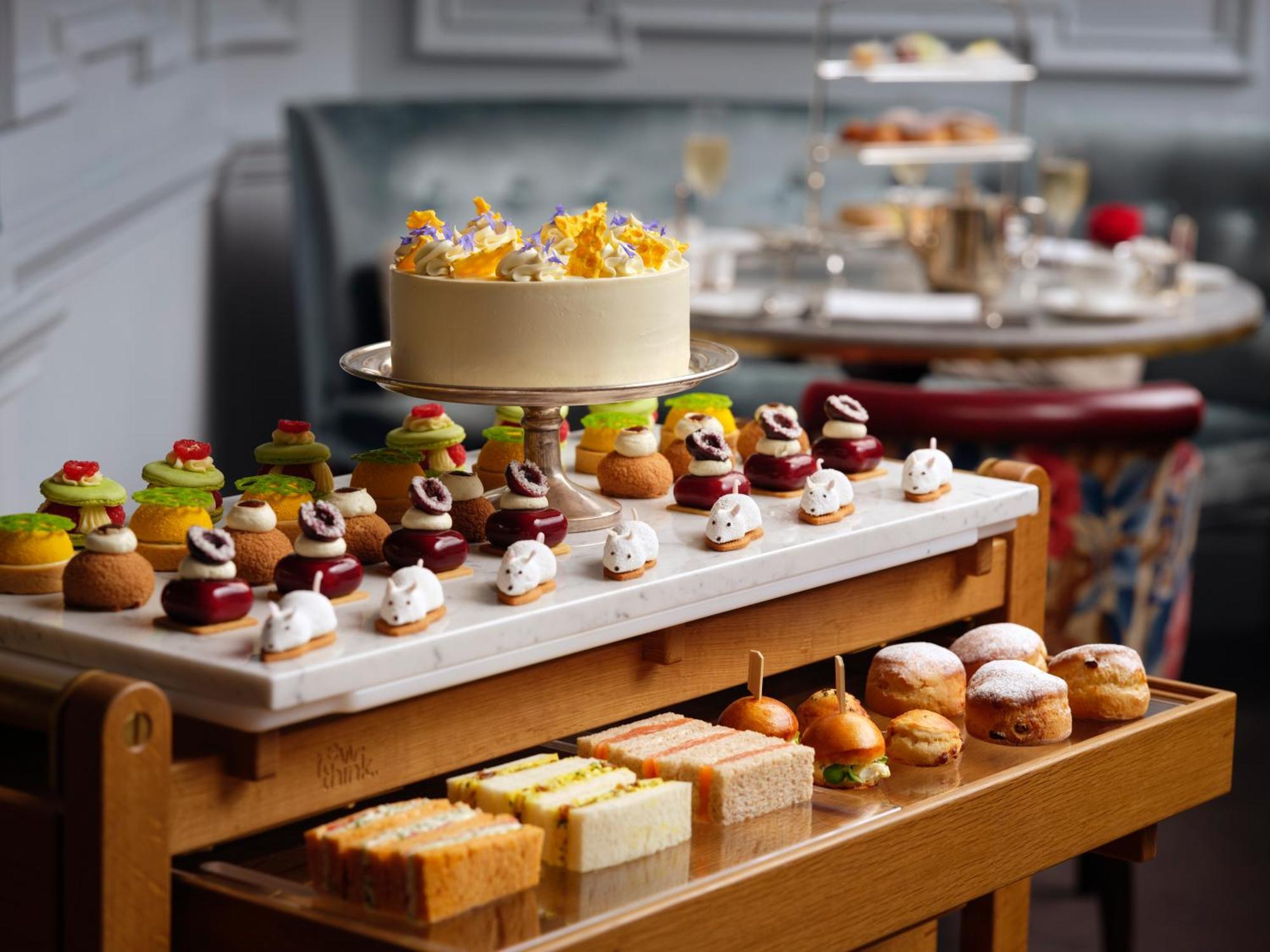 The Stafford London Hotel Exterior photo Afternoon tea at the Mandarin Oriental, London