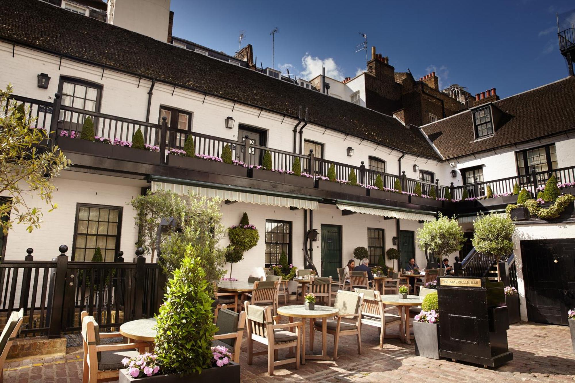 The Stafford London Hotel Exterior photo The courtyard at the Swan