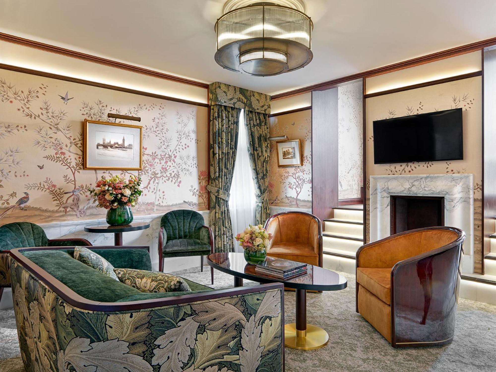The Stafford London Hotel Exterior photo The living room of a suite at the Mandarin Oriental, Paris