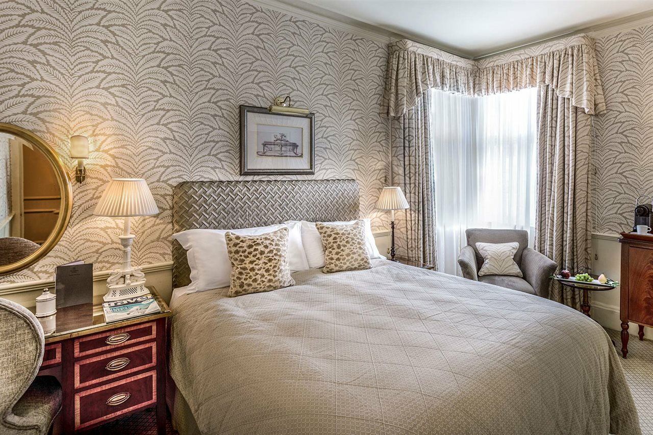 The Stafford London Hotel Exterior photo A bedroom at the hotel