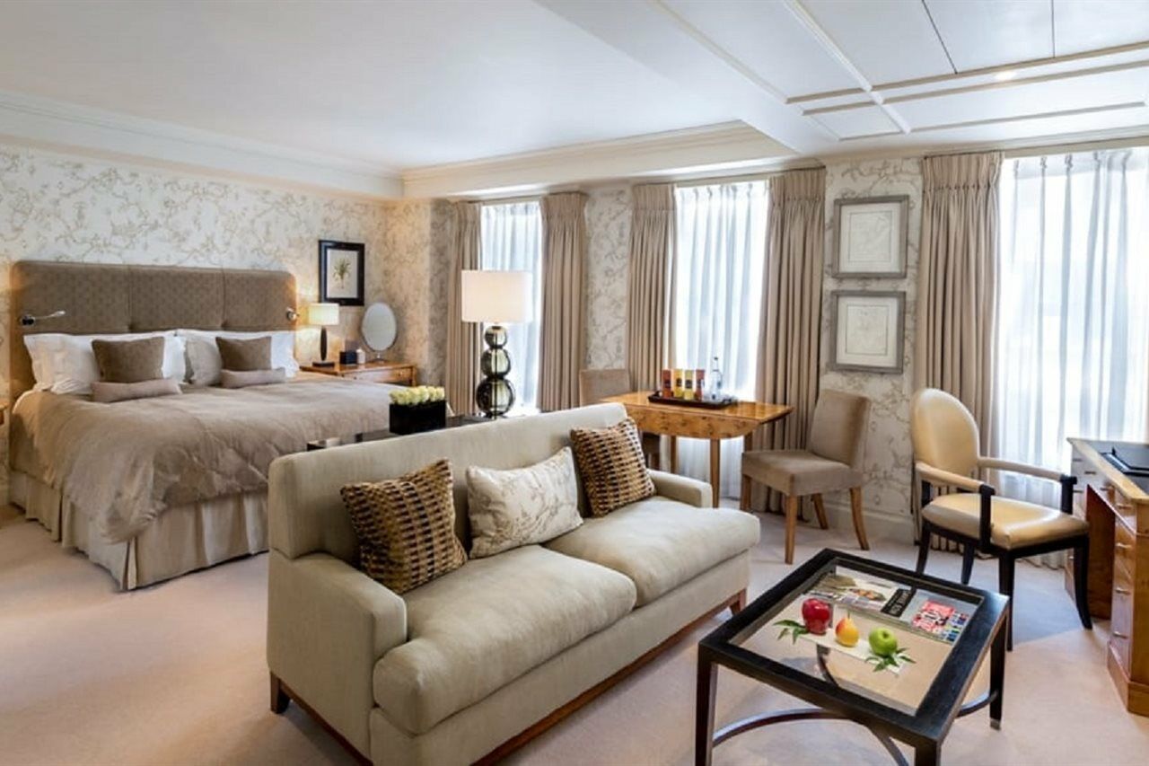 The Stafford London Hotel Exterior photo A suite at the Mandarin Oriental London
