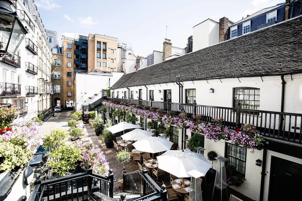 The Stafford London Hotel Exterior photo The courtyard at the Swan Inn